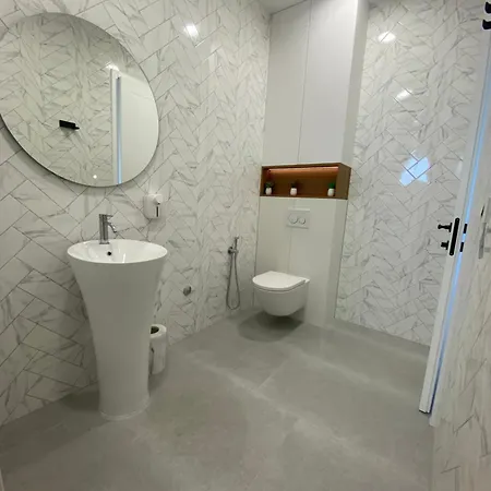 Solaria فيلة